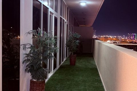 Apartamento para arrendamento em Jumeirah Village Circle, Dubai, EAU 3 quartos, 166 m2 № 723320 - foto 2