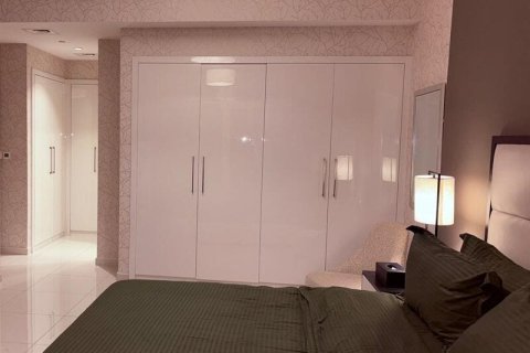Apartamento para arrendamento em Jumeirah Village Circle, Dubai, EAU 3 quartos, 166 m2 № 723320 - foto 6