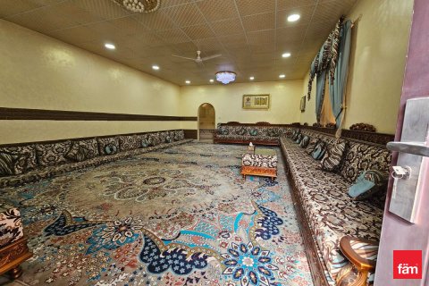 Купить виллу в Аль-Васл, Дубай, ОАЭ 8 спален, 1189.1м2, № 662310 - фото 2