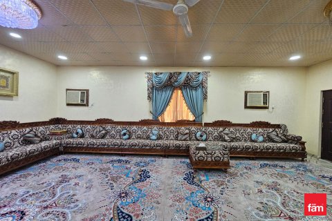 Купить виллу в Аль-Васл, Дубай, ОАЭ 8 спален, 1189.1м2, № 662310 - фото 1