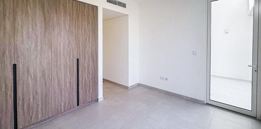 Maison de ville à Jumeirah Village Triangle, Dubai, EAU: 3 chambres, 174.007 m2 № 751956