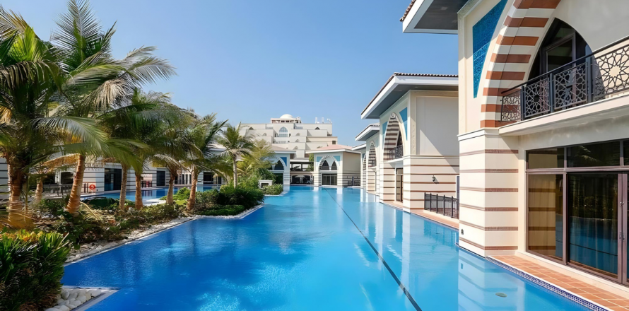 Vila v Palm Jumeirah, Dubai, SAE 4 spálne, 1144 m2 č. 639872