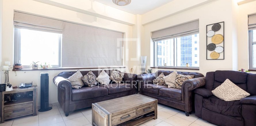 Apartment in Business Bay, Dubai, UAE 3 bedrooms, 170 sq.m. № 654437