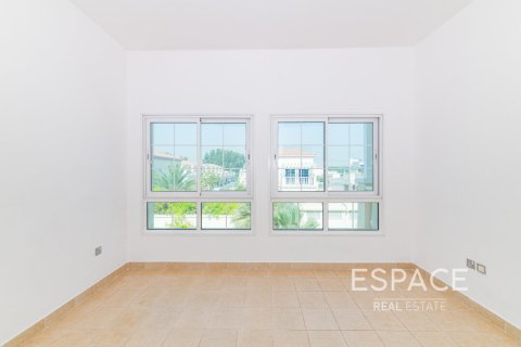 Villa Jumeirah Village Triangle, Dubaijā, AAE 2 istabas, 250 m2 Nr. 649847 - attēls 10