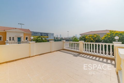 Villa Jumeirah Village Triangle, Dubaijā, AAE 2 istabas, 250 m2 Nr. 649847 - attēls 15