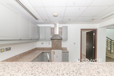 Villa Jumeirah Village Triangle, Dubaijā, AAE 2 istabas, 250 m2 Nr. 649847 - attēls 7