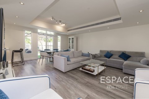 Villa til salg i The Springs, Dubai, UAE 3 soveværelser, 266 kvm № 649843 - foto 2