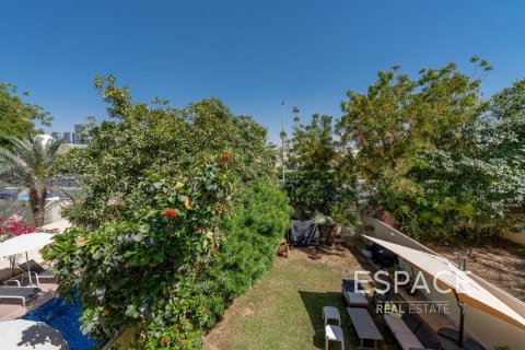 Villa The Springs, Dubaijā, AAE 3 istabas, 266 m2 Nr. 649843 - attēls 16