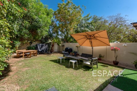 Villa til salg i The Springs, Dubai, UAE 3 soveværelser, 266 kvm № 649843 - foto 12