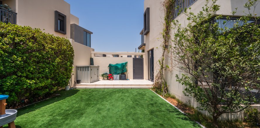 阿联酋 Dubai Dubai Hills Estate 联排别墅  4 卧, 228.73 平方米 , 编号 749320