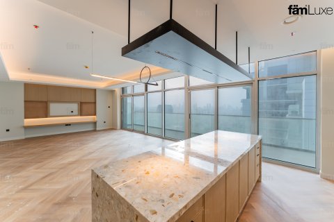 Apartment in Al Barsha, Dubai, UAE 4 bedrooms, 244.9 sq.m. № 687565 - photo 3