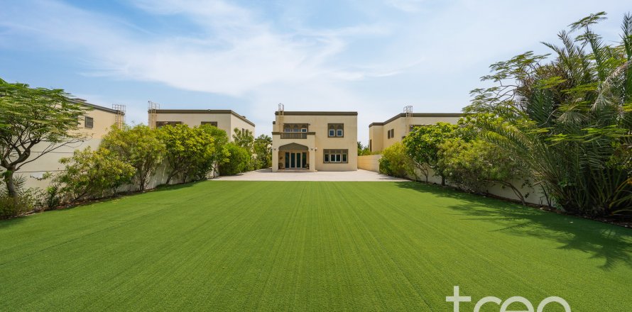 Вилла Jumeirah Park, Дубай, БАӘ-да 3 жатын бөлмелер, 327.67 м² № 734003