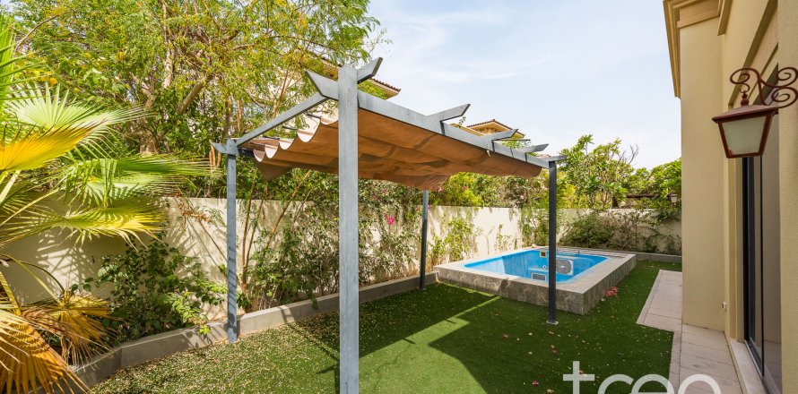 Villa em Arabian Ranches 2, Dubai, EAU 5 quartos, 324.05 m2 № 734008