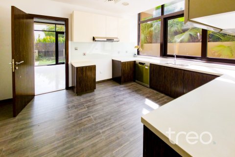 Villa para arrendamento em DAMAC Hills (Akoya by DAMAC), Dubai, EAU 5 quartos, 408.77 m2 № 734004 - foto 20