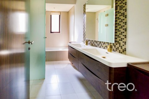 Villa para arrendamento em DAMAC Hills (Akoya by DAMAC), Dubai, EAU 5 quartos, 408.77 m2 № 734004 - foto 5