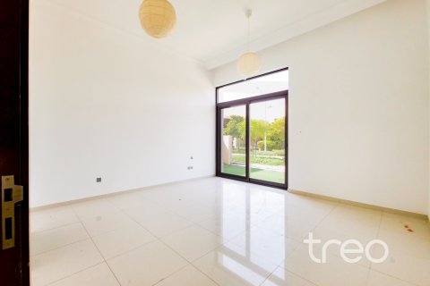 Villa para arrendamento em DAMAC Hills (Akoya by DAMAC), Dubai, EAU 5 quartos, 408.77 m2 № 734004 - foto 25