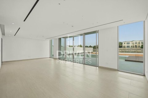 Villa zum Verkauf in Jumeirah Park, Dubai, VAE 5 Schlafzimmer, 704.3 m2 Nr. 761669 - Foto 3