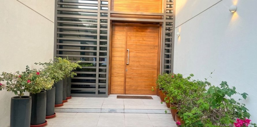 Villa en Dubai, EAU 5 dormitorios, 796.6 m² № 732872
