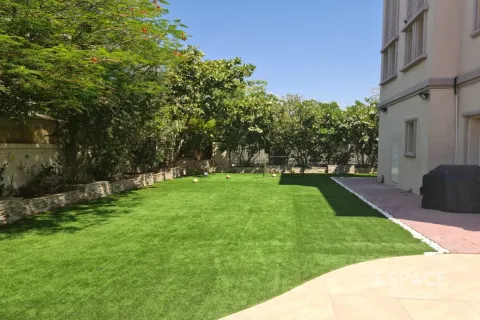 Villa en alquiler en Jumeirah Village Triangle, Dubai, EAU 3 dormitorios, 652 m2 № 661315 - foto 7