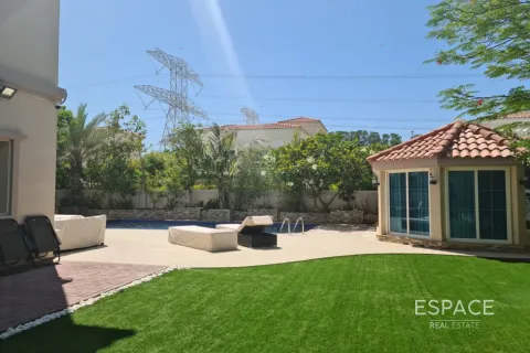 Villa en alquiler en Jumeirah Village Triangle, Dubai, EAU 3 dormitorios, 652 m2 № 661315 - foto 10