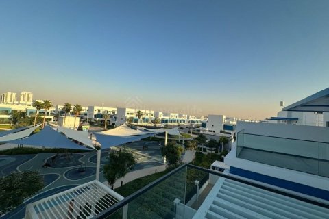 Városi lakóépület itt: Damac Lagoons, Dubai, EAE, 5 hálószoba, 144 m², azonosító: 685740 - fénykép 2