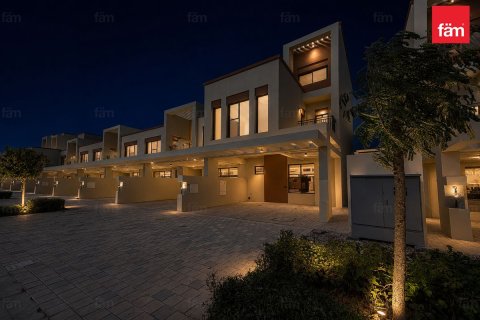 Dubai, BAE’de kiralık sıra ev 5 yatak odası, 183.6 m&sup2; No 757862 - fotoğraf 8