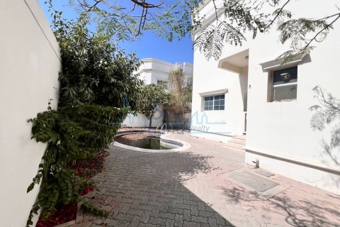 Komersyal na villa sa Al Safa, Dubai, UAE 371.6 sq.m. № 659752 - larawan 11