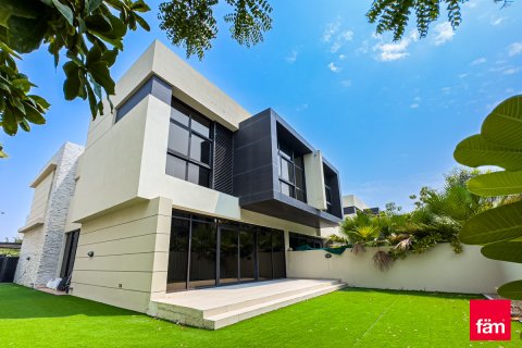 וילה להשכרה ב Dubai, איחוד האמירויות 3 חדרי שינה, 324 מ"ר, מספר 699887 - תמונה 1