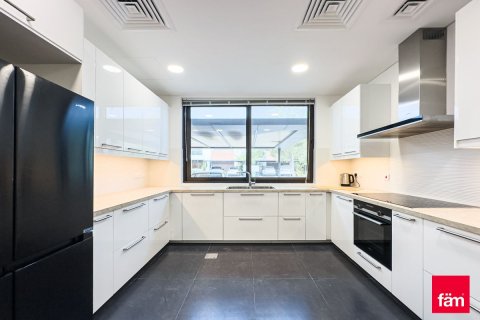 וילה להשכרה ב Dubai, איחוד האמירויות 3 חדרי שינה, 324 מ"ר, מספר 699887 - תמונה 3