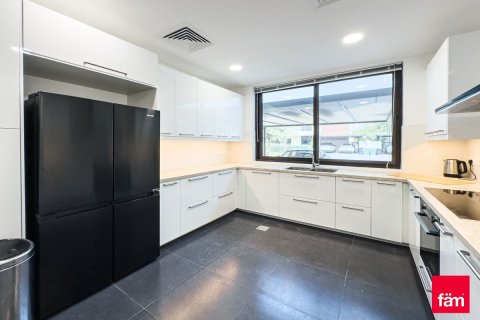 וילה להשכרה ב Dubai, איחוד האמירויות 3 חדרי שינה, 324 מ"ר, מספר 699887 - תמונה 10