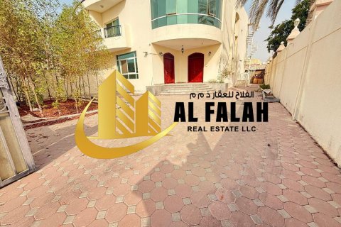 Vila v Wasit, Sharjah, SAE 5 ložnice, 418 m² Č.: 635555 - fotografie 3