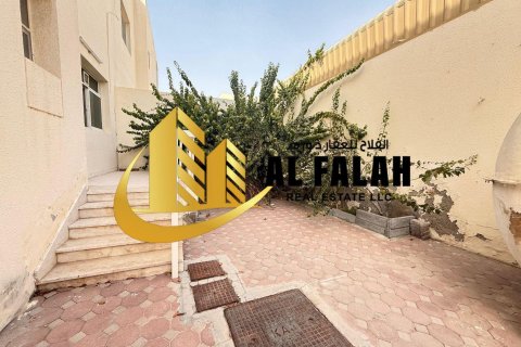 Vila v Wasit, Sharjah, SAE 5 ložnice, 418 m² Č.: 635555 - fotografie 7