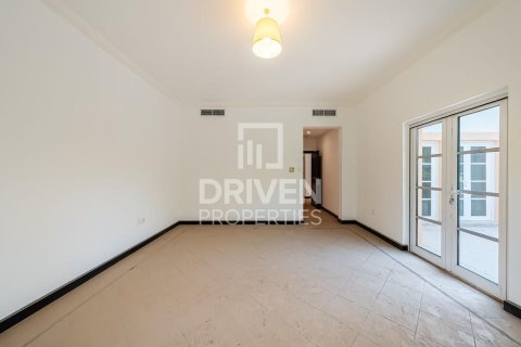 Vila di The Villa, Dubai, UAE 4 bilik tidur, 792.56 meter persegi № 758943 - foto 11