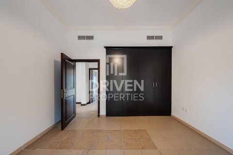 Vila di The Villa, Dubai, UAE 4 bilik tidur, 792.56 meter persegi № 758943 - foto 16