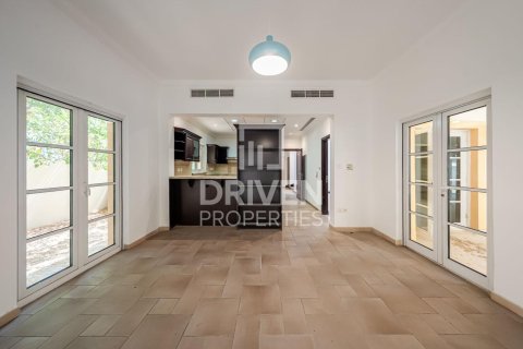 Vila di The Villa, Dubai, UAE 4 bilik tidur, 792.56 meter persegi № 758943 - foto 6