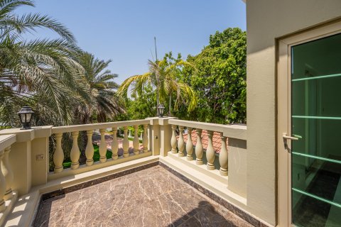 Jumeirah Islands, Dubai, संयुक्त अरब अमीरात में विला, 4 बेडरूम, 817.65 वर्ग मीटर, संख्या 749372 - फ़ोटो 24