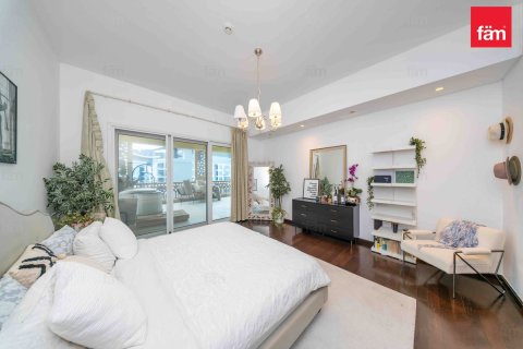 Apartment sa Palm Jumeirah, Dubai, UAE 3 silid-tulugan, 234.5 sq.m. № 702238 - larawan 13