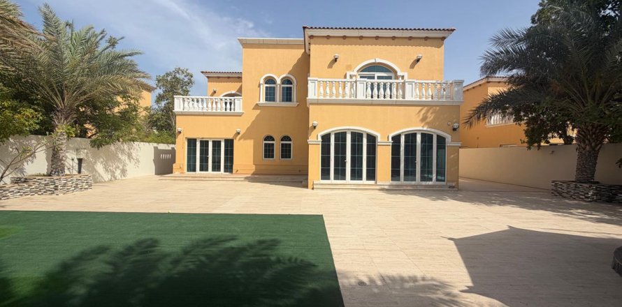 Villa à Jumeirah Park, Dubai, EAU: 5 chambres, 895.8 m2 № 705763