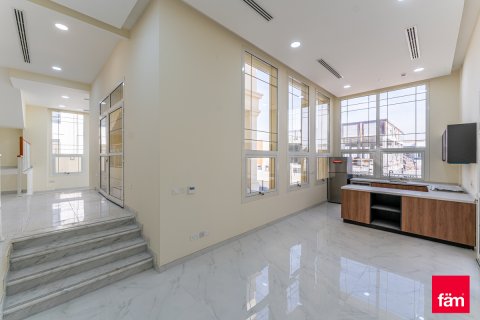 Huvila Al Furjan, Dubai, Arabiemiraatit 5 makuuhuonetta, 609.4 m2 № 662475 - kuva 7