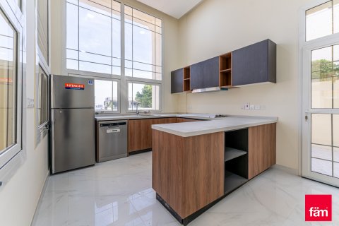 Huvila Al Furjan, Dubai, Arabiemiraatit 5 makuuhuonetta, 609.4 m2 № 662475 - kuva 6