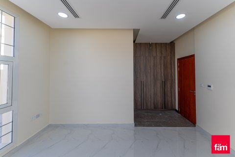 Huvila Al Furjan, Dubai, Arabiemiraatit 5 makuuhuonetta, 609.4 m2 № 662475 - kuva 17