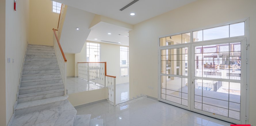 Huvila Al Furjan, Dubai, Arabiemiraatit 5 makuuhuonetta, 609.4 m2 № 662475