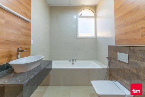 Huvila Al Furjan, Dubai, Arabiemiraatit 5 makuuhuonetta, 609.4 m2 № 662475 - kuva 24