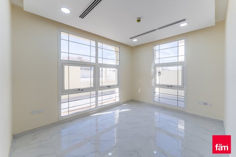 Huvila Al Furjan, Dubai, Arabiemiraatit 5 makuuhuonetta, 609.4 m2 № 662475 - kuva 9