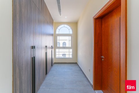 Huvila Al Furjan, Dubai, Arabiemiraatit 5 makuuhuonetta, 609.4 m2 № 662475 - kuva 22