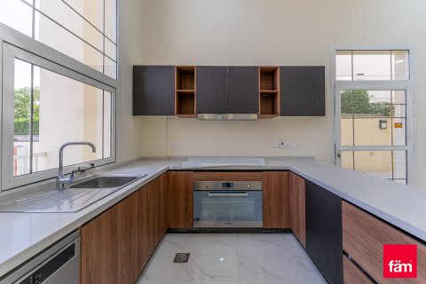 Huvila Al Furjan, Dubai, Arabiemiraatit 5 makuuhuonetta, 609.4 m2 № 662475 - kuva 5