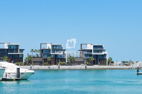 Üürile anda villa asukohaga Jumeirah, Dubai, AÜE: 6 magamistoaga, 452 m² Nr 664172 - pilt 1