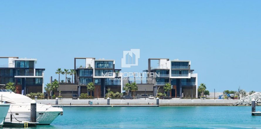 Villa asukohaga Jumeirah, Dubai, AÜE: 6 magamistoaga, 452 m² Nr 664172