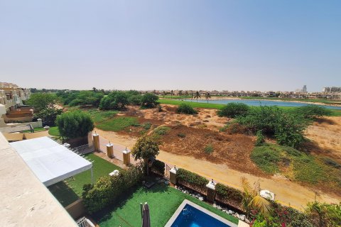 Adosado en venta en Al Hamra Village, Ras Al Khaimah, EAU 3 dormitorios, 263 m2 № 656795 - foto 1