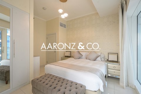 Apartment in Dubai Marina, Dubai, UAE 3 bedrooms, 181 sq.m. № 681185 - photo 8